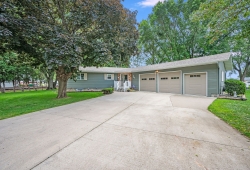 630 E 13th St Blue Earth